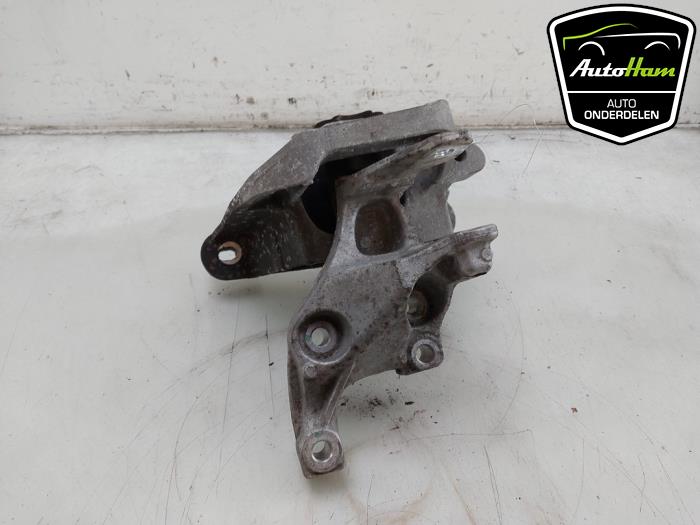 Used Engine mount Opel Vivaro 2.0 CDTI 122 Price € 72,60 Inclusive VAT offered by AutoHam