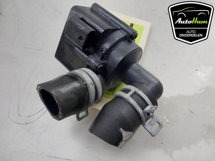 Begagnade Extra vattenpump Volvo XC60 II (UZ) 2.0 T8 16V Recharge, Twin Engine AWD Pris € 25,00 Marginaltabell erbjuds av AutoHam