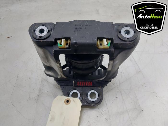 Used Engine mount Volvo XC60 II (UZ) 2.0 T8 16V Recharge, Twin Engine AWD Price € 40,00 Margin scheme offered by AutoHam