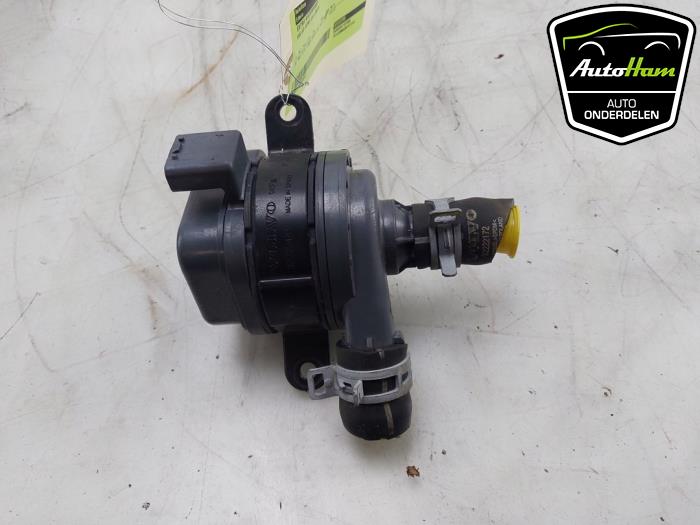 Begagnade Extra vattenpump Volvo XC60 II (UZ) 2.0 T8 16V Recharge, Twin Engine AWD Pris € 50,00 Marginaltabell erbjuds av AutoHam