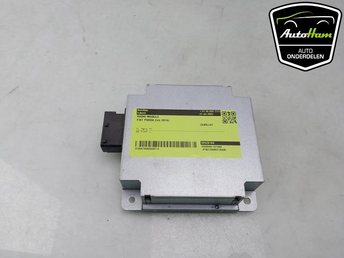 Używane Modul radiowy Fiat Panda (312) 0.9 TwinAir 65 Cena € 25,00 Procedura marży oferowane przez AutoHam