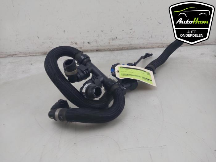 Begagnade Extra vattenpump Peugeot 208 II (UB/UH/UP) e-208 50 kWh Pris € 15,00 Marginaltabell erbjuds av AutoHam