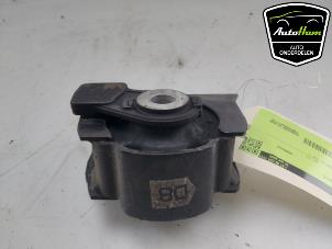 Engine mount from a Toyota RAV4 (A4) 2.5 Hybrid 16V VVT-i 4x4 2017