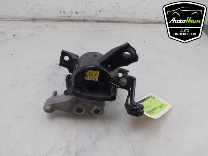 Used Engine mount Toyota RAV4 (A4) 2.5 Hybrid 16V VVT-i 4x4 Price € 50,00 Margin scheme offered by AutoHam