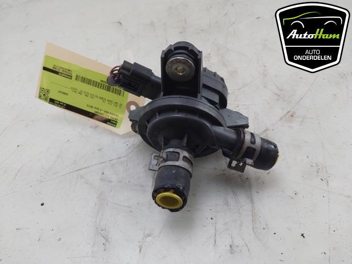 Begagnade Extra vattenpump Toyota RAV4 (A4) 2.5 Hybrid 16V VVT-i 4x4 Pris € 65,00 Marginaltabell erbjuds av AutoHam