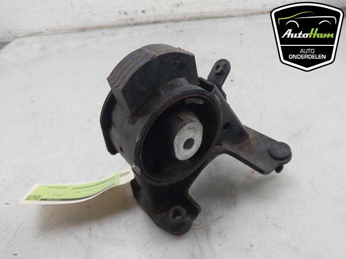 Engine mount from a Toyota RAV4 (A4) 2.5 Hybrid 16V VVT-i 4x4 2017