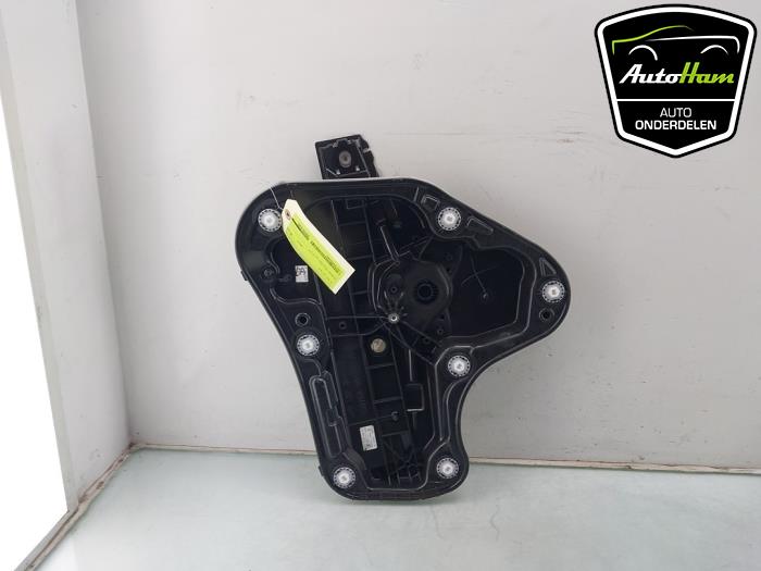 Window lifting mechanism without motor