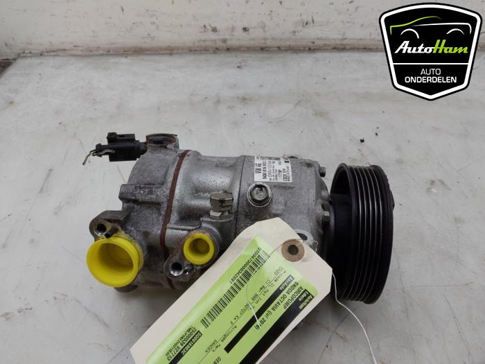 Usagé Pompe clim Skoda Octavia Combi (5EAC) 1.0 TSI 12V Prix € 45,00 Règlement à la marge proposé par AutoHam
