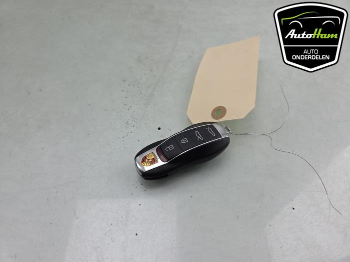 Używane Klucz Porsche 718 Boxster (982) 2.5 S Turbo Cena € 125,00 Procedura marży oferowane przez AutoHam