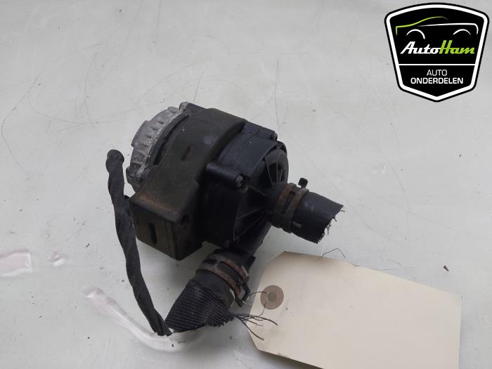 Begagnade Vattenpump Volkswagen Tiguan (AD1) 1.4 TSI eHybrid 16V Pris € 40,00 Marginaltabell erbjuds av AutoHam
