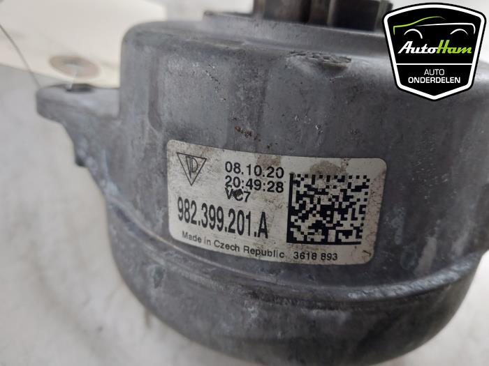 Engine mount from a Porsche 718 Boxster (982) 2.5 S Turbo 2020