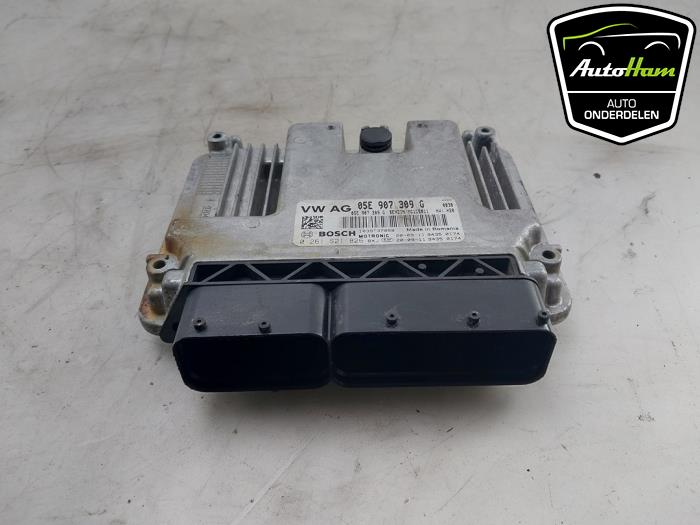 Engine management computer from a Volkswagen Golf VIII (CD1) 1.5 eTSI 16V 2020