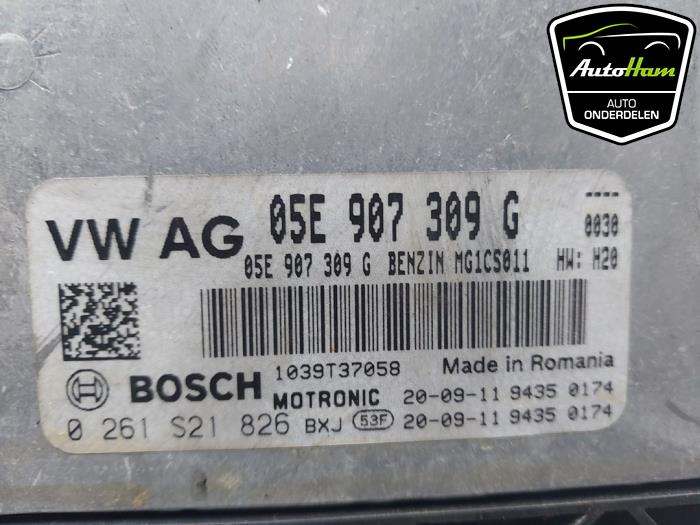 Engine management computer from a Volkswagen Golf VIII (CD1) 1.5 eTSI 16V 2020