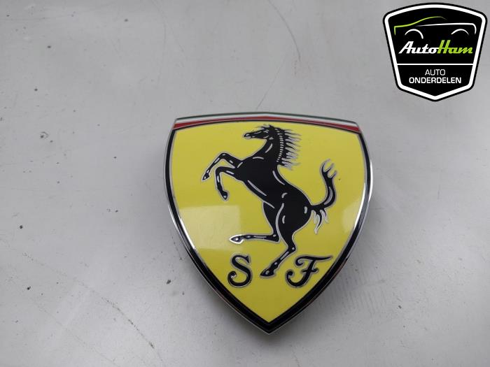 Używane Emblemat Ferrari 296 GTS 3.0 PHEV Cena na żądanie oferowane przez AutoHam