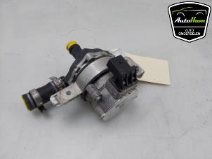 Extra vattenpump från en Ferrari 296 GTS 3.0 PHEV 2025