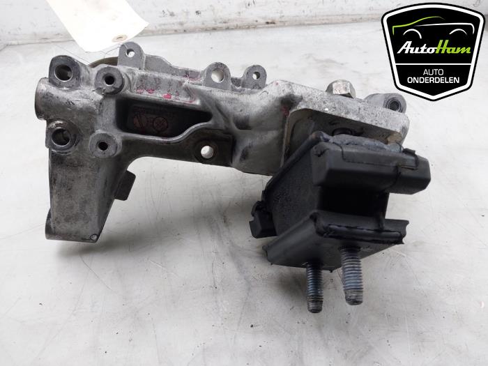 Usagé Support moteur Iveco New Daily VI 33S16, 35C16, 35S16 Prix € 114,95 Prix TTC proposé par AutoHam