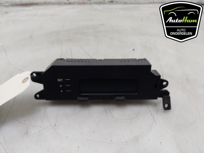 Begagnade Innerdisplay Hyundai i20 1.2i 16V Pris € 20,00 Marginaltabell erbjuds av AutoHam