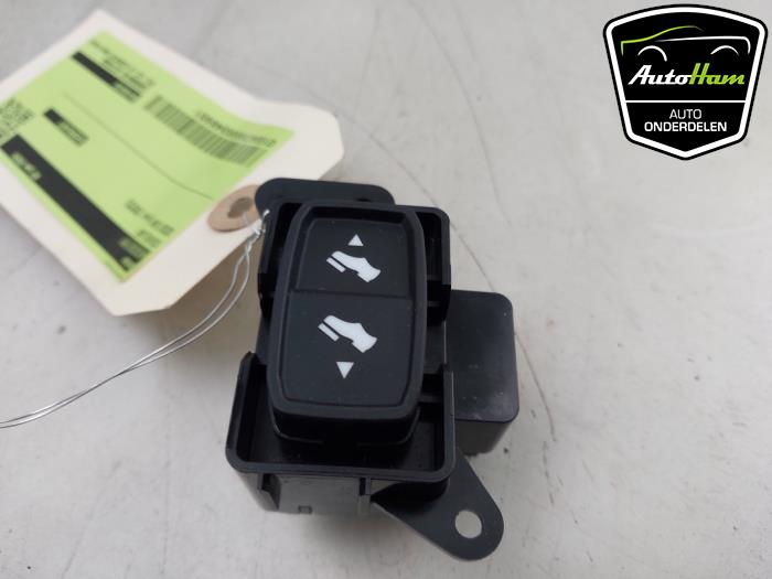 Używane Przelacznik Dodge RAM Cena € 30,25 Z VAT oferowane przez AutoHam