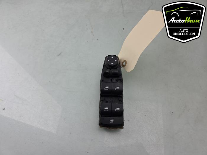 Usados Interruptor de ventanilla eléctrica BMW 5 serie (F10) 530i 24V TwinPower Turbo Precio € 40,00 Norma de margen ofrecido por AutoHam