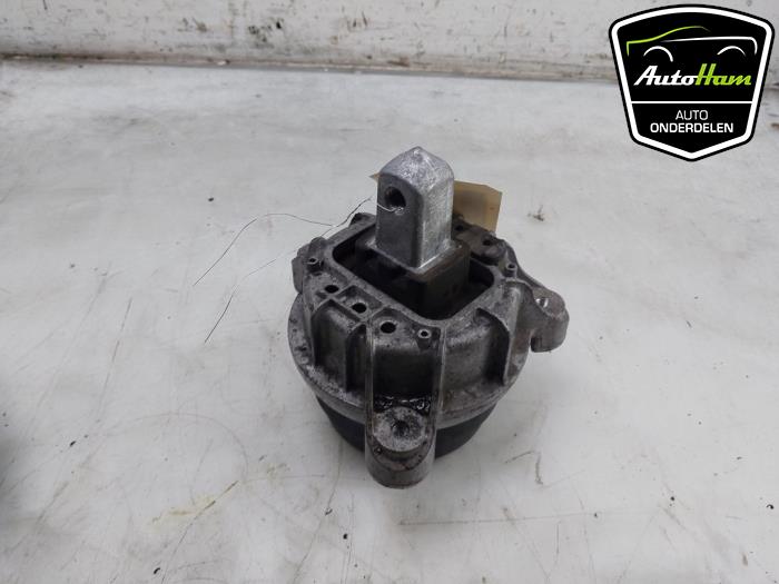 Used Engine mount BMW 5 serie (F10) 530i 24V TwinPower Turbo Price € 40,00 Margin scheme offered by AutoHam