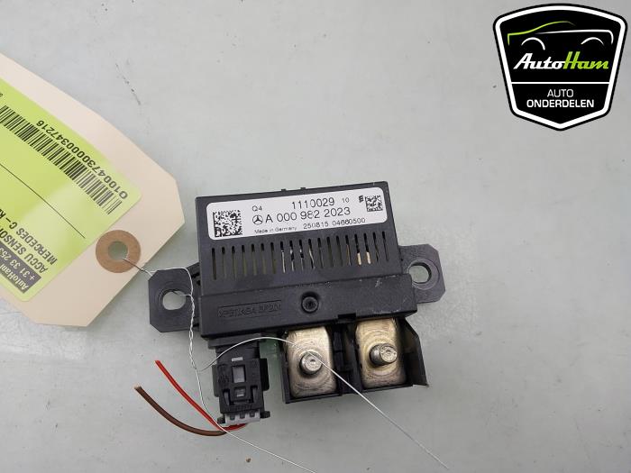 Begagnade Batterisensor Mercedes C Estate (S205) C-350 e 2.0 16V Pris € 30,00 Marginaltabell erbjuds av AutoHam