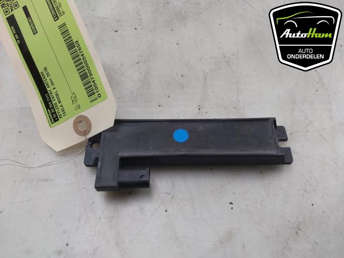 Używane Keyless Entry-Antena Tesla Model X 100X Cena € 20,00 Procedura marży oferowane przez AutoHam