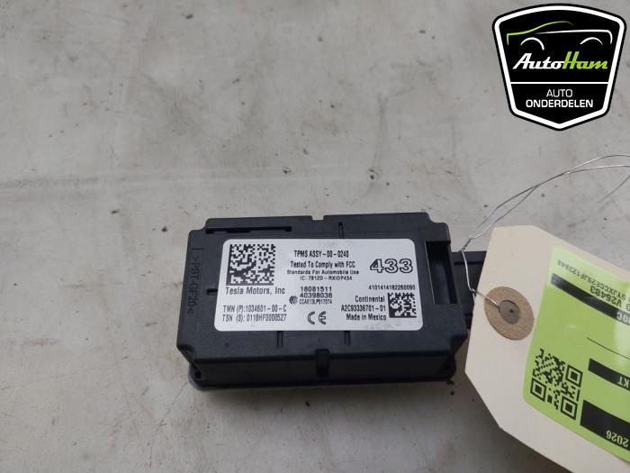 Begagnade Däcktrycksmodul Tesla Model X 100X Pris € 20,00 Marginaltabell erbjuds av AutoHam