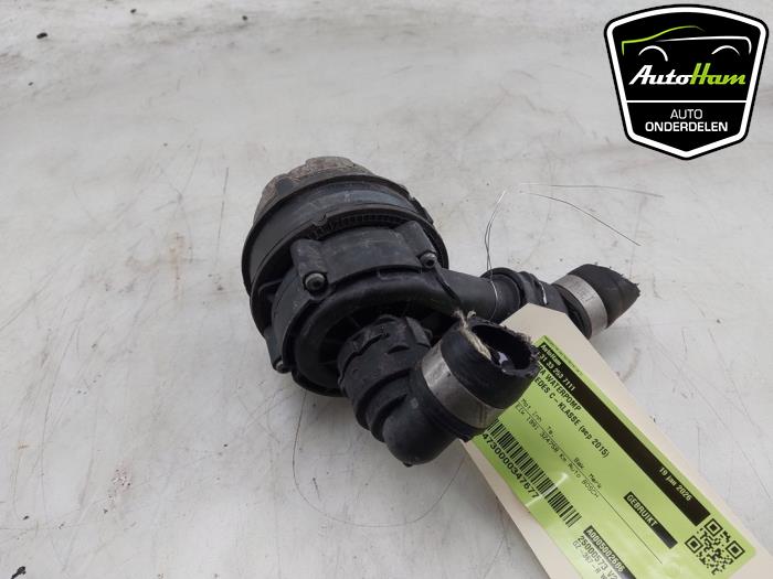 Begagnade Extra vattenpump Mercedes C Estate (S205) C-350 e 2.0 16V Pris € 40,00 Marginaltabell erbjuds av AutoHam