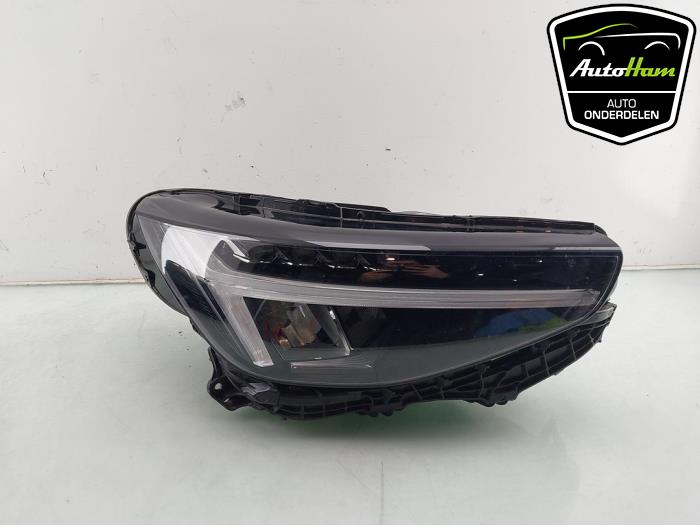 Używane Reflektor prawy Volvo EX40 (XZ) Single Motor 70 kWh Cena € 995,00 Procedura marży oferowane przez AutoHam