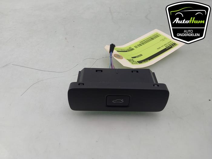 Usados Interruptor Volvo EX40 (XZ) Single Motor 70 kWh Precio € 30,00 Norma de margen ofrecido por AutoHam