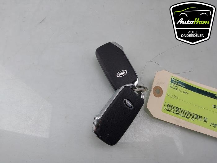 Używane Klucz Kia Niro I (DE) 1.6 GDI Hybrid Cena € 75,00 Procedura marży oferowane przez AutoHam