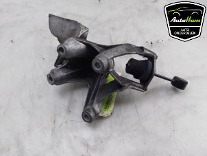 Engine mount from a Audi A6 Avant (C8) 3.0 V6 24V 50 TDI Mild Hybrid Quattro 2019
