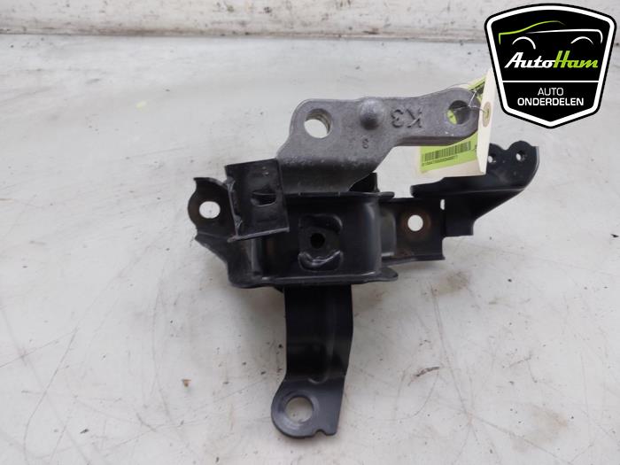 Used Engine mount Toyota Yaris Cross (PB1/PJ1) 1.5 12V Hybrid 115 Price € 40,00 Margin scheme offered by AutoHam