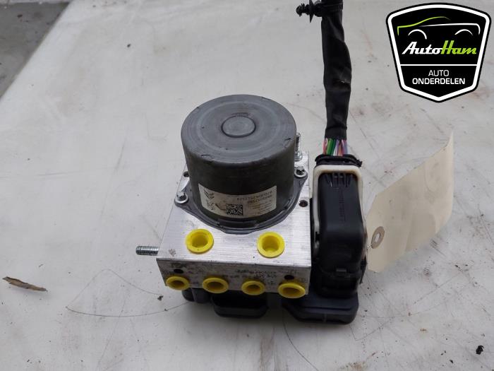 Used ABS pump Opel Combo Cargo 1.5 CDTI 130 Price € 235,95 Inclusive VAT offered by AutoHam
