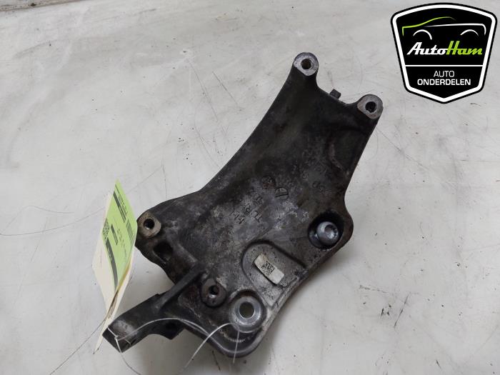 Usagé Support dynamo haut Audi A6 Avant (C8) 3.0 V6 24V 50 TDI Mild Hybrid Quattro Prix € 30,00 Règlement à la marge proposé par AutoHam