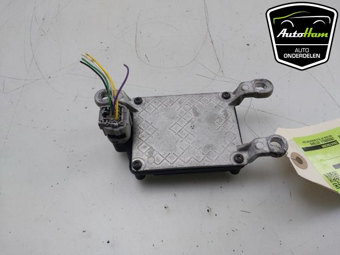 Tempomat Sensor van een Renault Arkana (RJLL) 1.6 E-Tech 145 16V 2024