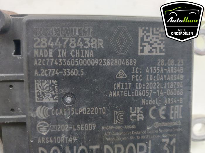 Tempomat Sensor van een Renault Arkana (RJLL) 1.6 E-Tech 145 16V 2024