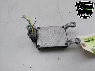 Tempomat Sensor van een Renault Arkana (RJLL) 1.6 E-Tech 145 16V 2024