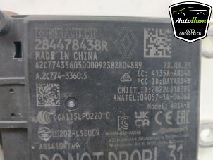 Tempomat Sensor van een Renault Arkana (RJLL) 1.6 E-Tech 145 16V 2024