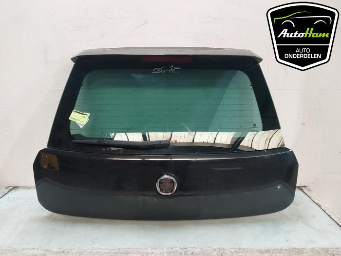 Używane Tylna klapa Fiat Punto Evo (199) 1.3 JTD Multijet 85 16V Euro 5 Cena € 100,00 Procedura marży oferowane przez AutoHam