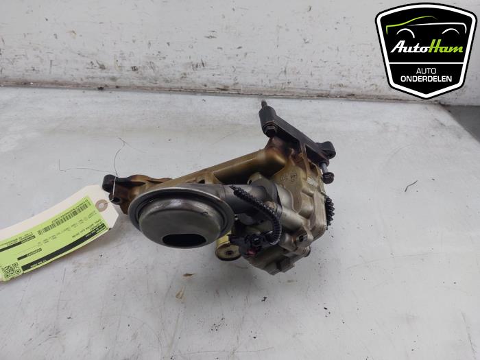 Używane Pompa oleju Opel Astra K 1.4 Turbo 16V Cena € 75,00 Procedura marży oferowane przez AutoHam