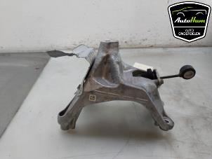 Engine mount from a Audi A5 Sportback (F5A/F5F) 2.0 35 TFSI Mild Hybrid 16V 2023