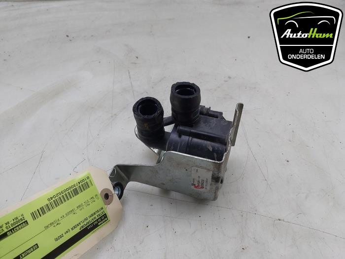 Begagnade Extra vattenpump Mitsubishi Outlander (GF/GG) 2.4 16V PHEV 4x4 Pris € 35,00 Marginaltabell erbjuds av AutoHam