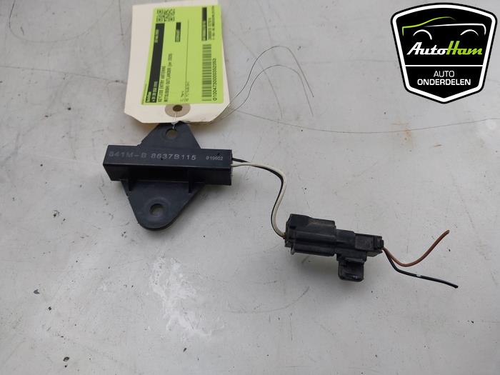 Używane Keyless Entry-Antena Mitsubishi Outlander (GF/GG) 2.4 16V PHEV 4x4 Cena € 10,00 Procedura marży oferowane przez AutoHam
