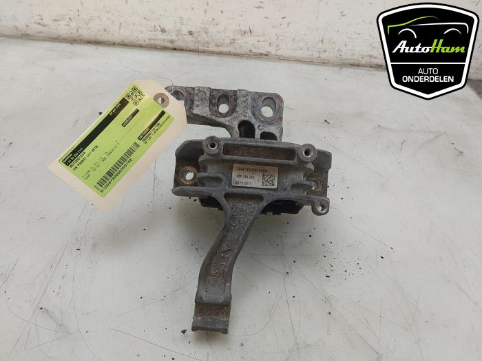 Used Engine mount Volkswagen Passat (3G2) 2.0 TDI BiTurbo 16V 4Motion Price € 50,00 Margin scheme offered by AutoHam