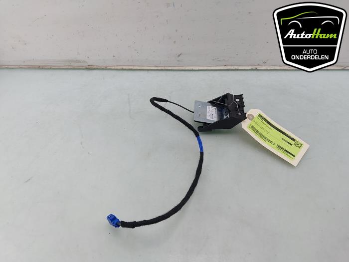 Używane Antena Dacia Sandero III 1.0 TCe 90 12V Cena € 10,00 Procedura marży oferowane przez AutoHam