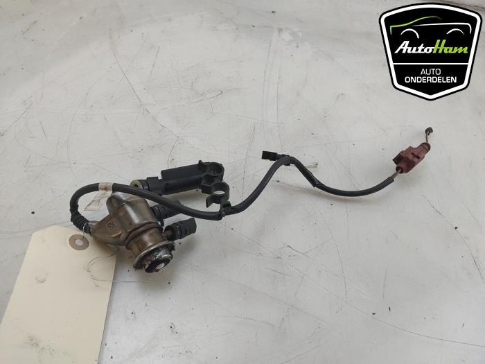 Usados Inyector Adblue Volkswagen Passat (3G2) 2.0 TDI BiTurbo 16V 4Motion Precio € 50,00 Norma de margen ofrecido por AutoHam