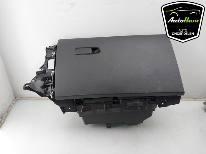 Begagnade Handskfack Mercedes Citan (420.6) eCitan Pris € 50,00 Marginaltabell erbjuds av AutoHam