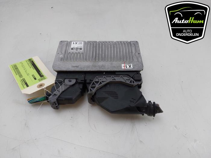 Used Engine management computer Toyota Yaris III (P13) 1.5 16V Hybrid Price € 95,00 Margin scheme offered by AutoHam