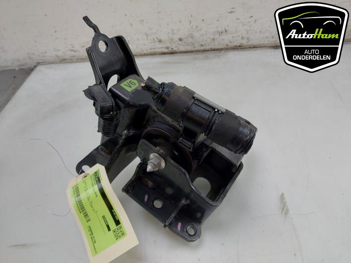 Used Engine mount Toyota Yaris III (P13) 1.5 16V Hybrid Price € 25,00 Margin scheme offered by AutoHam